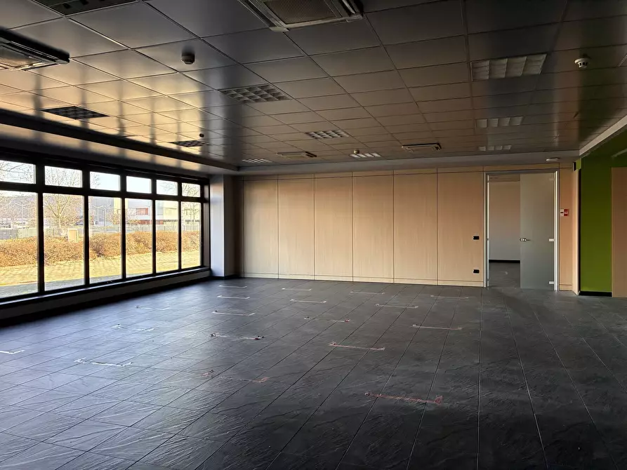 Immagine 10 di Capannone industriale in vendita  a Parma