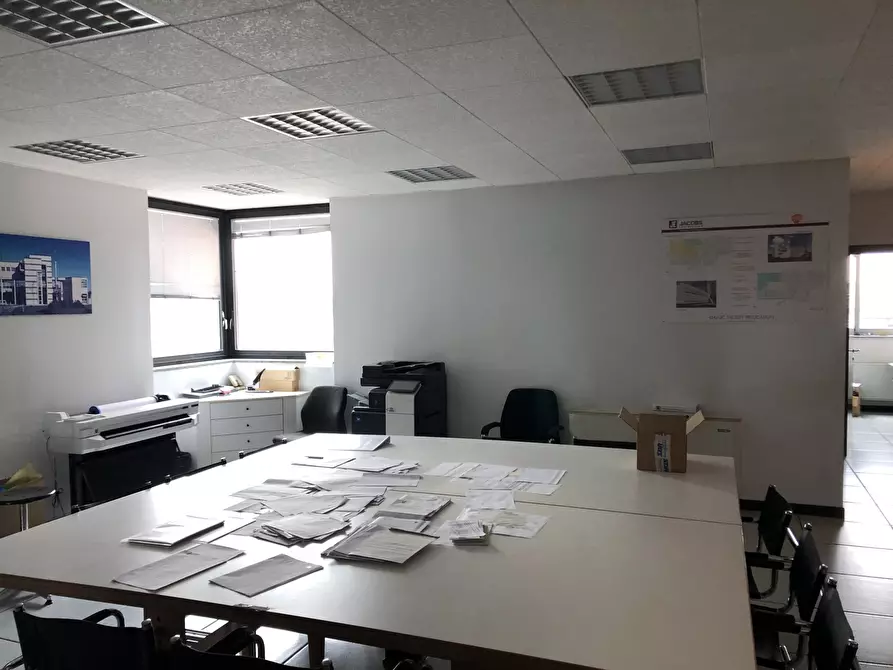 Immagine 8 di Ufficio in vendita  a Parma