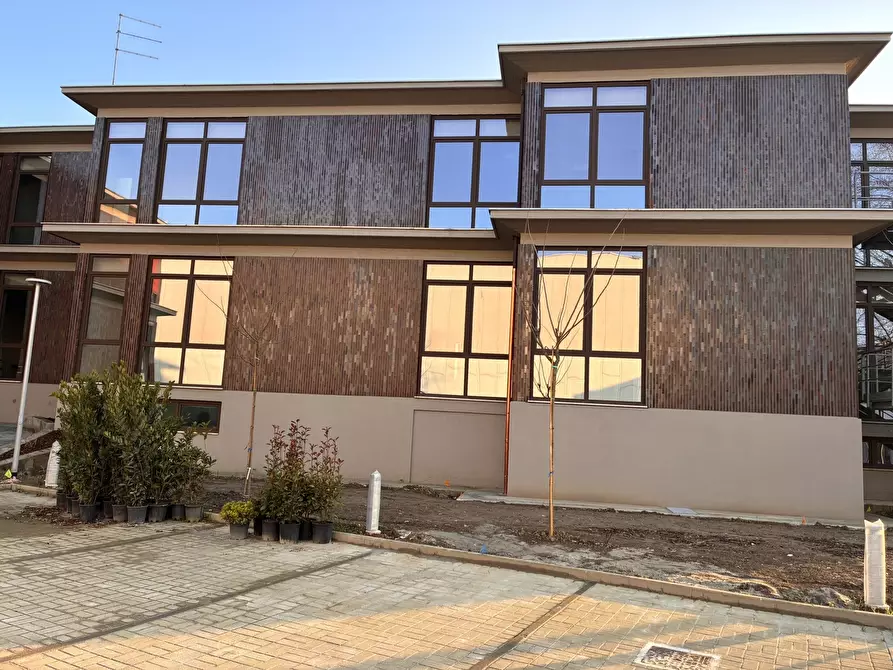 Immagine 4 di Ufficio in affitto  a Parma