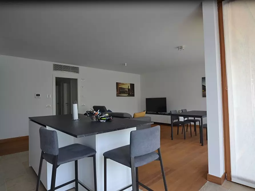 Immagine 4 di Trilocale in vendita  in Viale della Costituzione 1 a Trento