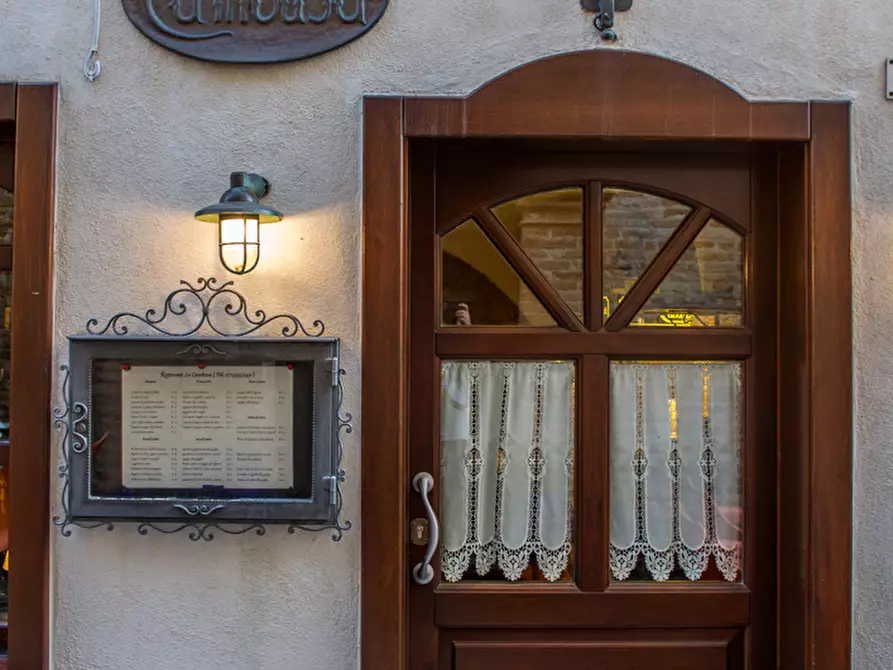 Immagine 2 di Bar / Ristorante in vendita  in Via Enrico Cialdini a Sirolo