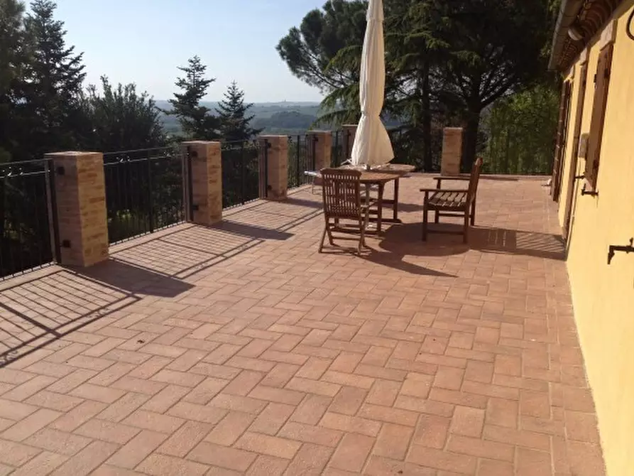 Immagine 36 di Villa in vendita  in VIA CHIARAVALLESE a Osimo