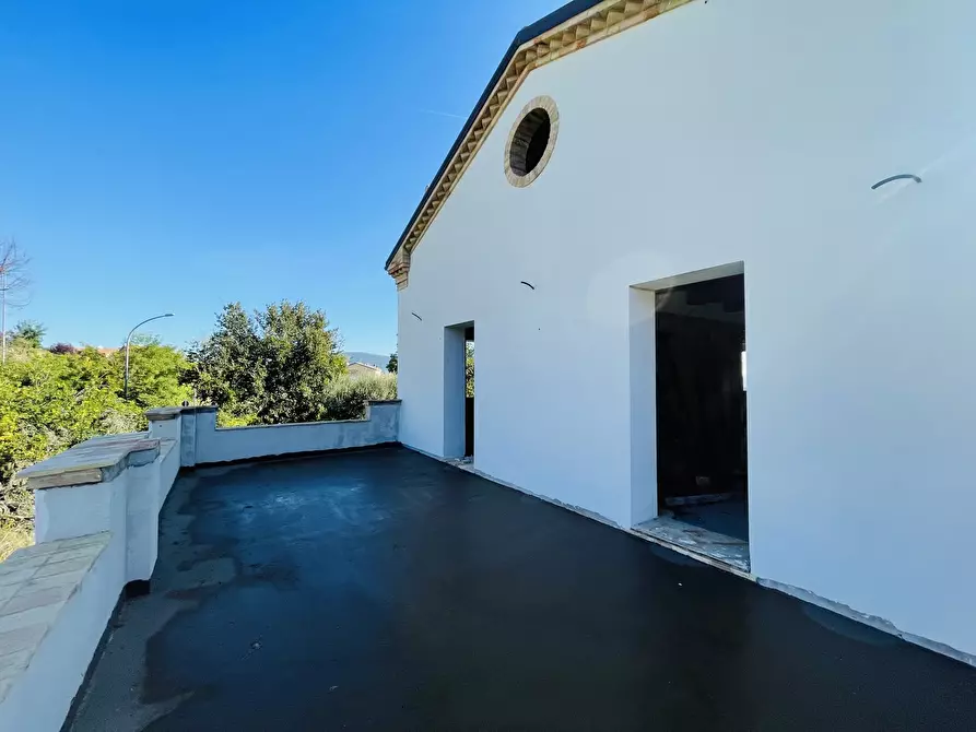 Immagine 30 di Rustico / casale in vendita  in via abbadia a Osimo