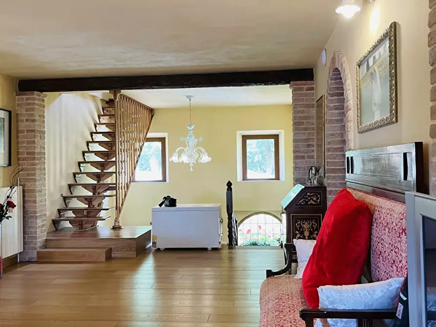 Immagine 16 di Villa in vendita  in VIA CHIARAVALLESE a Osimo