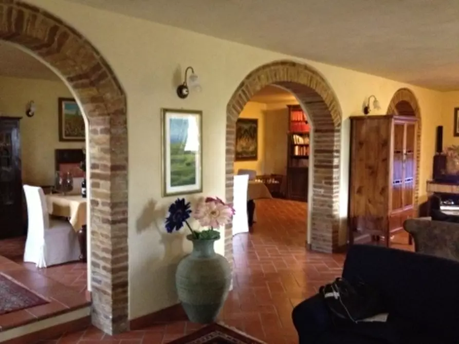 Immagine 27 di Villa in vendita  in VIA CHIARAVALLESE a Osimo