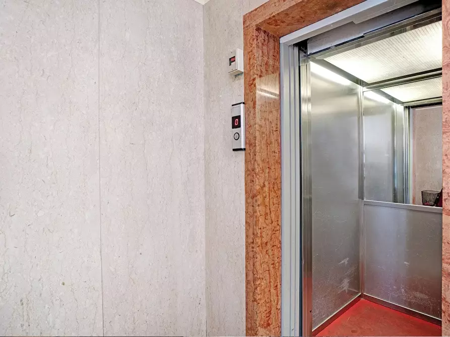 Immagine 21 di Trilocale in affitto  in Via San Francesco 37 a San Remo