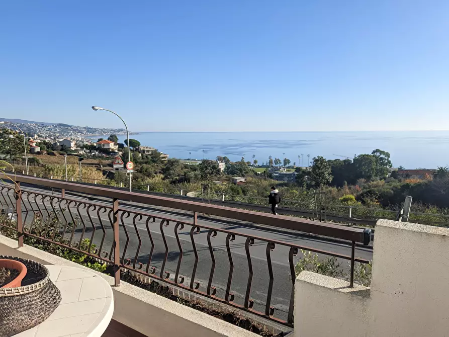 Immagine 1 di Trilocale in vendita  in Via Padre Semeria 522 a San Remo