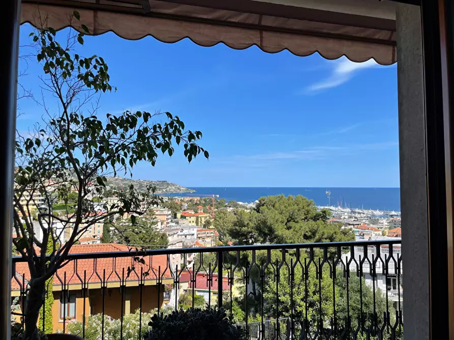 Immagine 1 di Pentalocale in vendita  in Via Borea 63 a San Remo