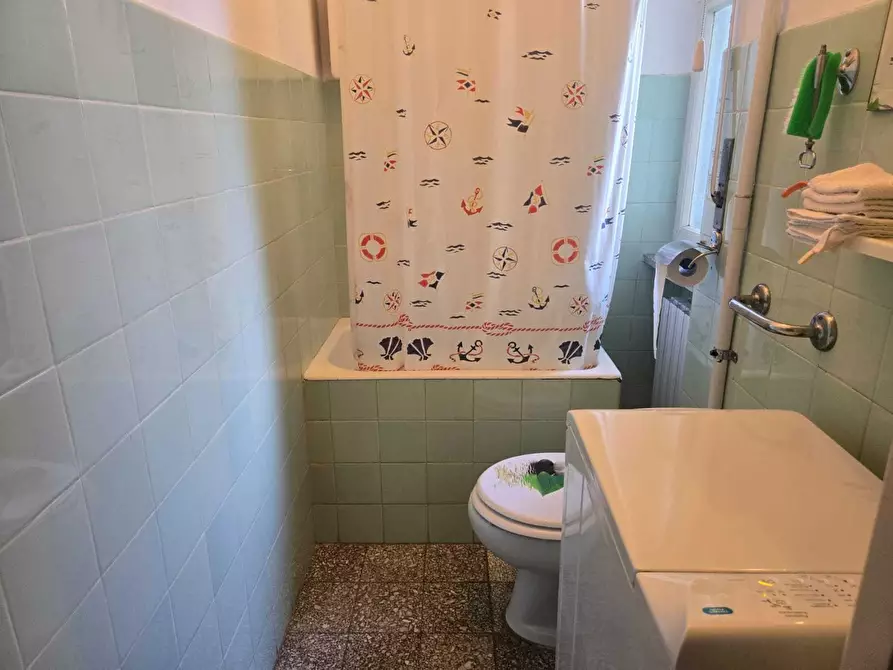 Immagine 23 di Quadrilocale in vendita  in Corso degli Inglesi 700 a San Remo