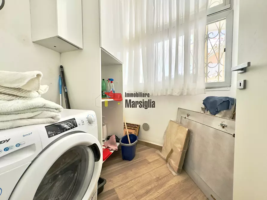 Immagine 23 di Quadrilocale in vendita  in Corso Marconi 1 a Ospedaletti