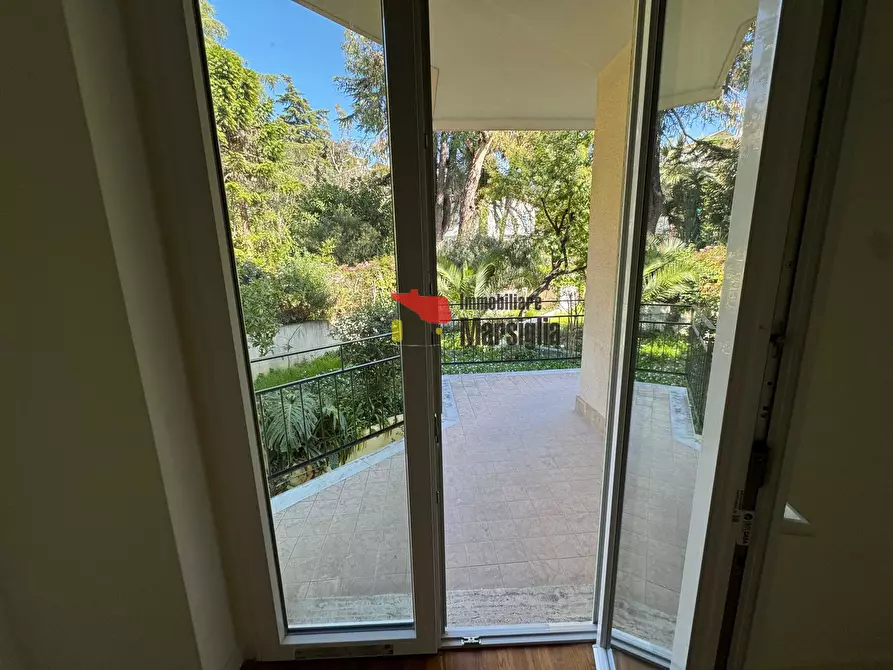 Immagine 23 di Trilocale in vendita  in Corso degli Inglesi 533 a San Remo