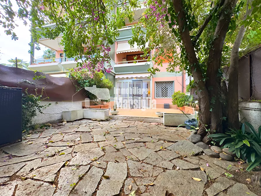 Immagine 20 di Bilocale in vendita  in Salita Grand Albergo 6 a San Remo