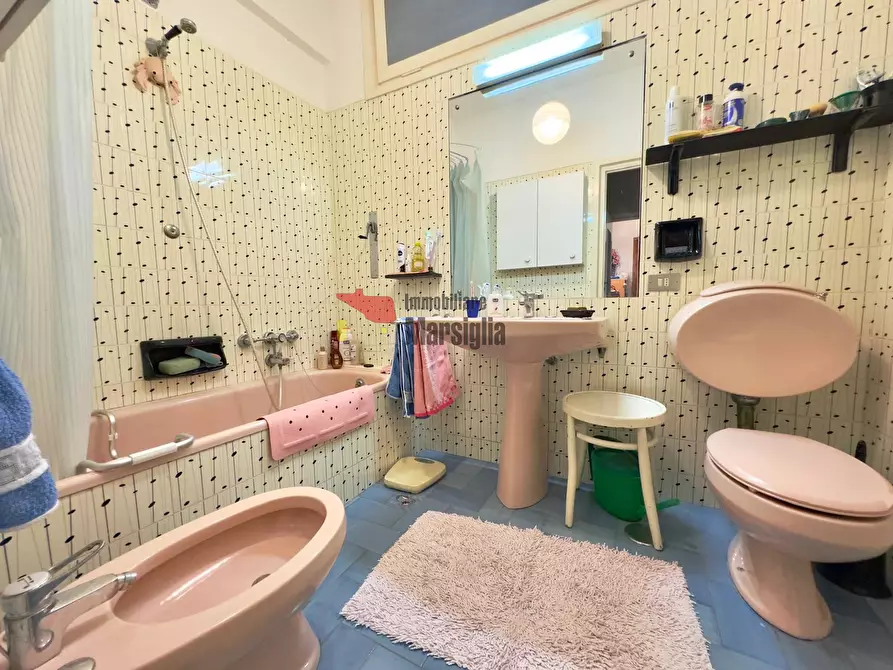 Immagine 27 di Quadrilocale in vendita  in Via Legnano 10 a San Remo