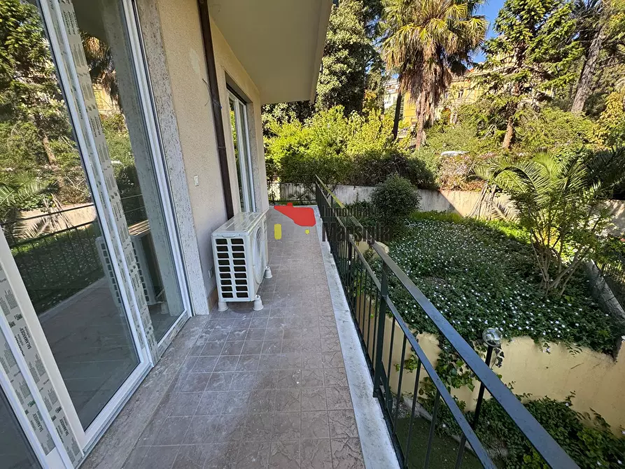 Immagine 25 di Trilocale in vendita  in Corso degli Inglesi 533 a San Remo