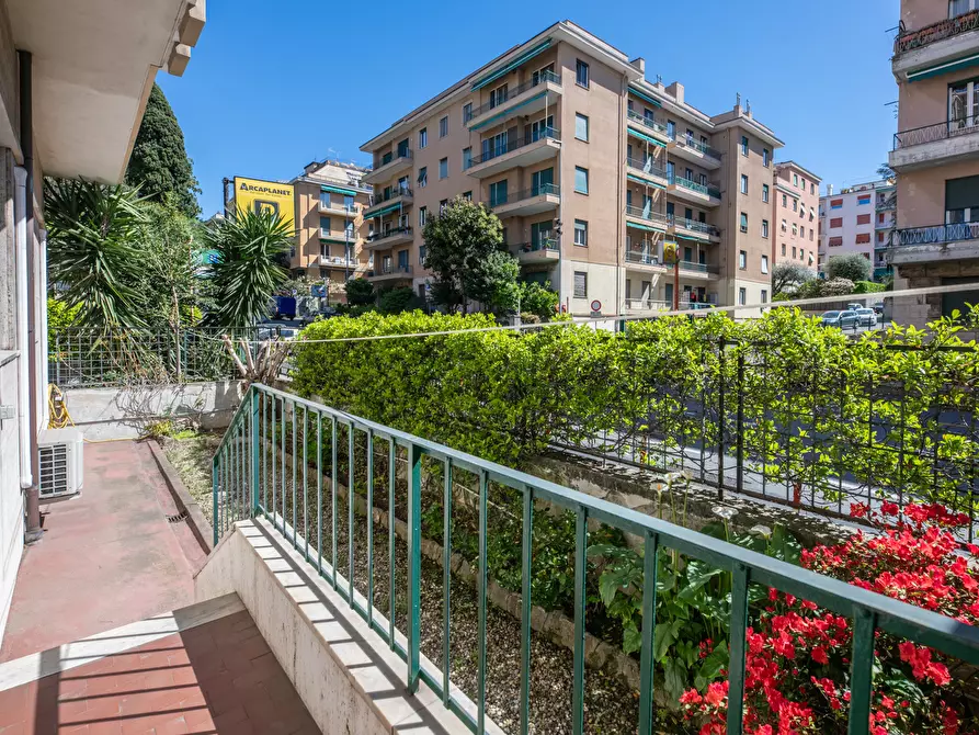 Immagine 1 di Appartamento in vendita  in Via Caprera a Genova