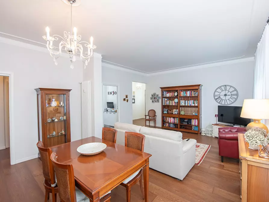 Immagine 1 di Appartamento in vendita  in Via Trento a Genova