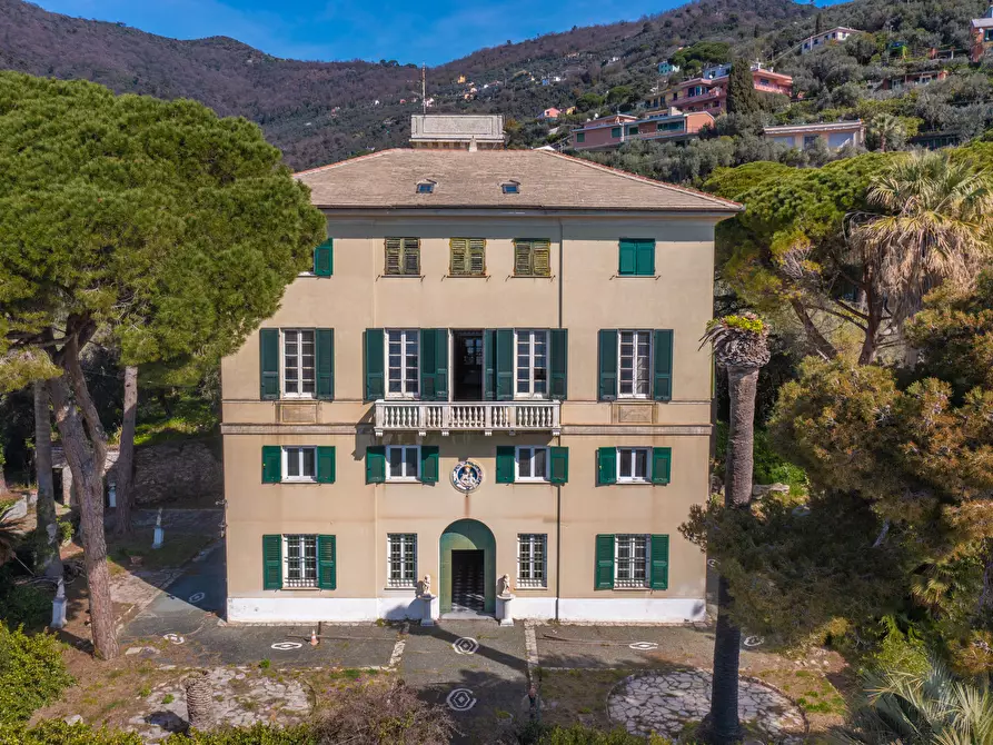 Immagine 1 di Villa in vendita  in Via Cavour 104 a Recco