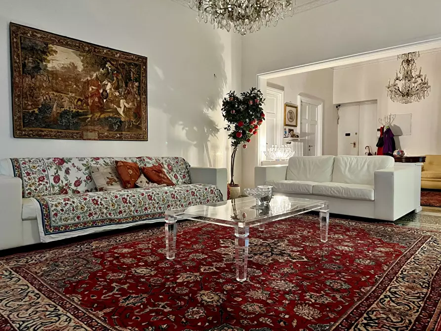 Immagine 1 di Appartamento in vendita  in VIA SANT'UGO a Genova