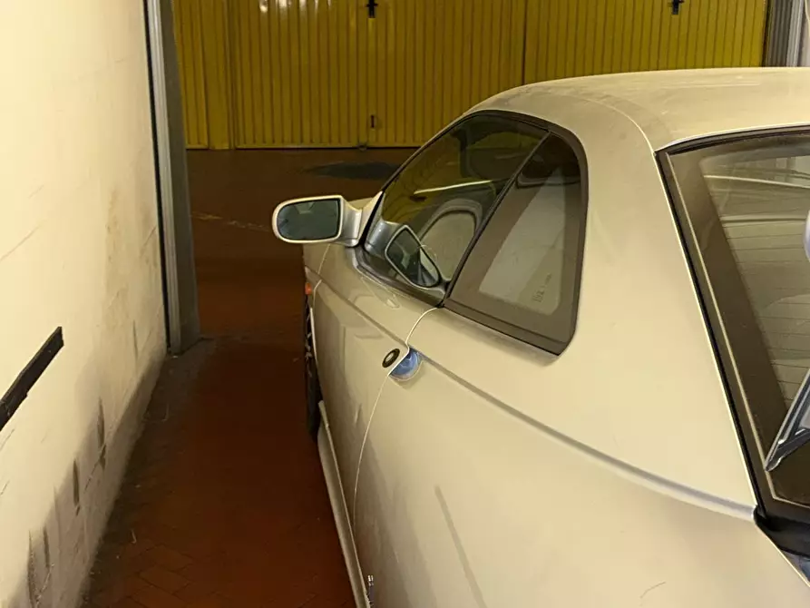 Immagine 3 di Garage in vendita  in Via Carlo Botta a Torino