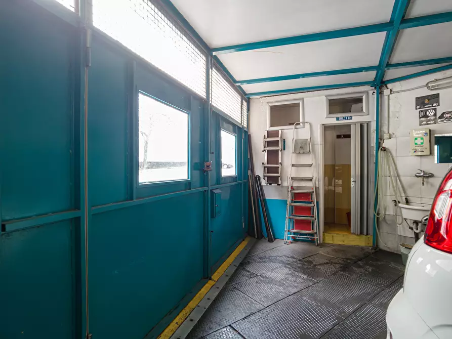 Immagine 9 di Laboratorio in vendita  in Via Magenta a Torino