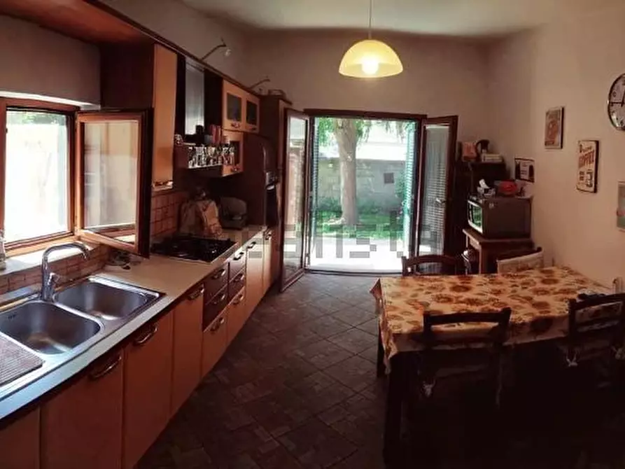 Immagine 3 di Trilocale in vendita  a Livorno