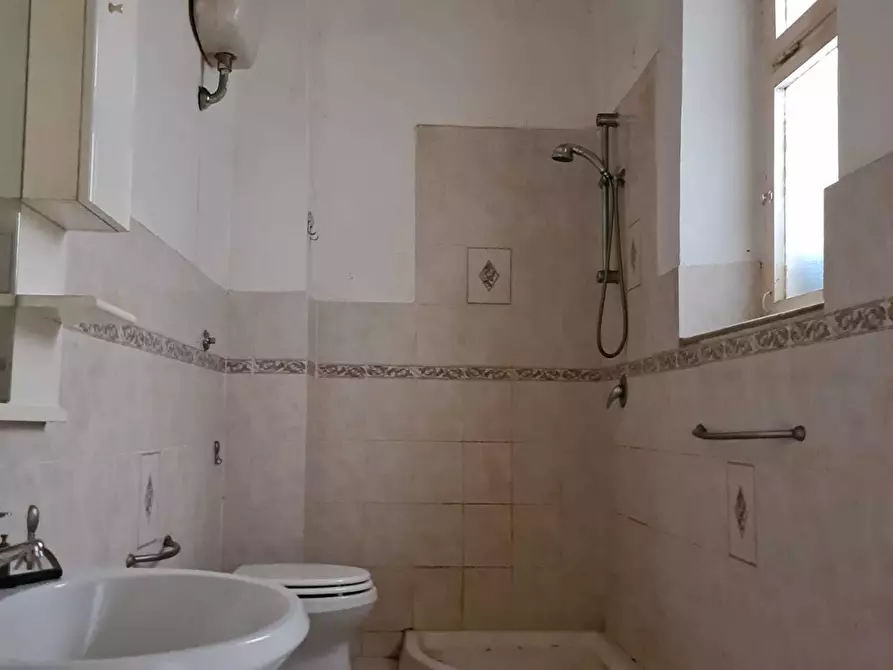 Immagine 12 di Appartamento in vendita  a Livorno