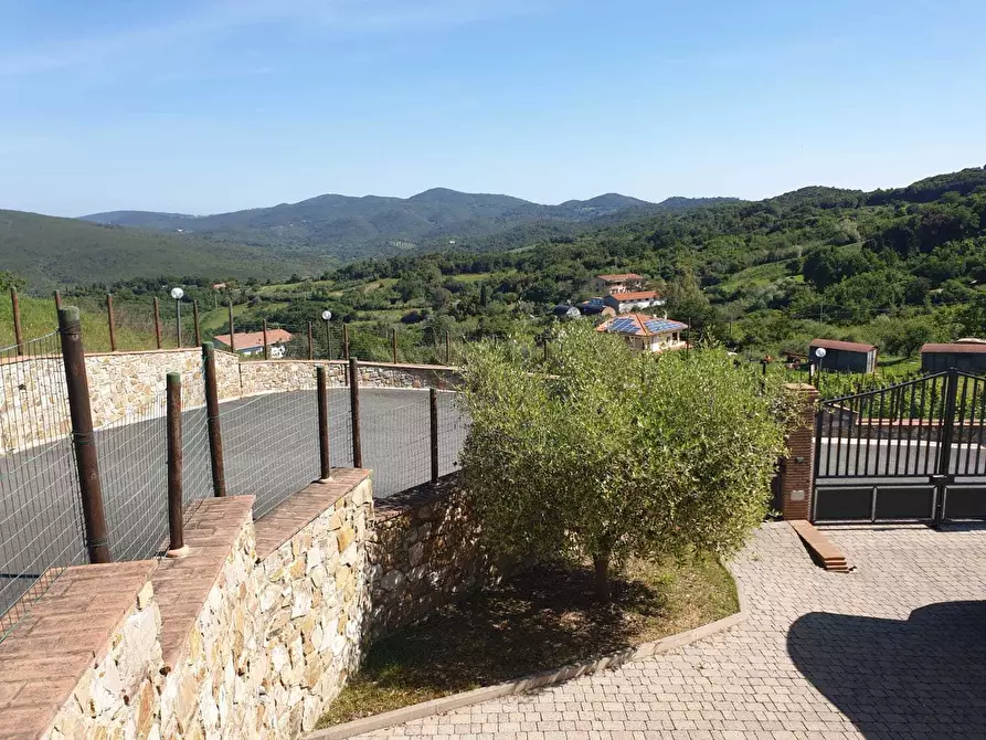 Immagine 7 di Villa in vendita  a Livorno
