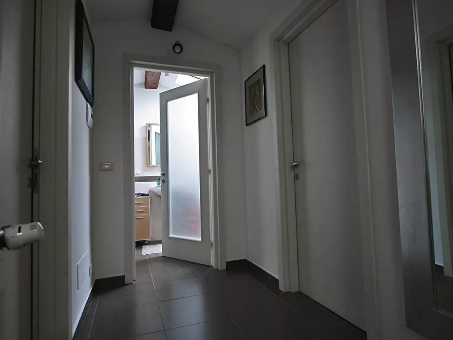 Immagine 15 di Pentalocale in vendita  a Livorno