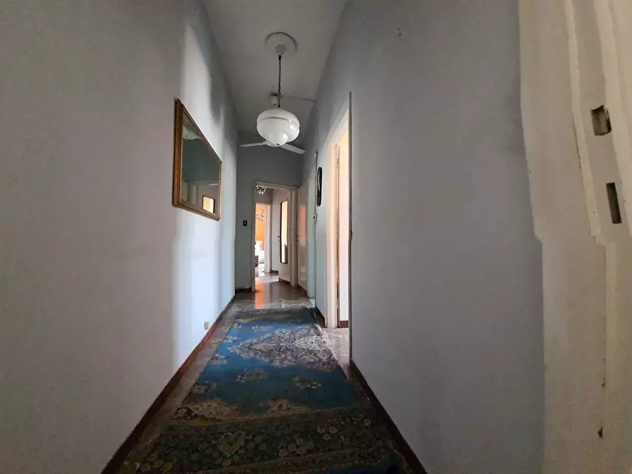 Immagine 11 di Trilocale in vendita  a Livorno