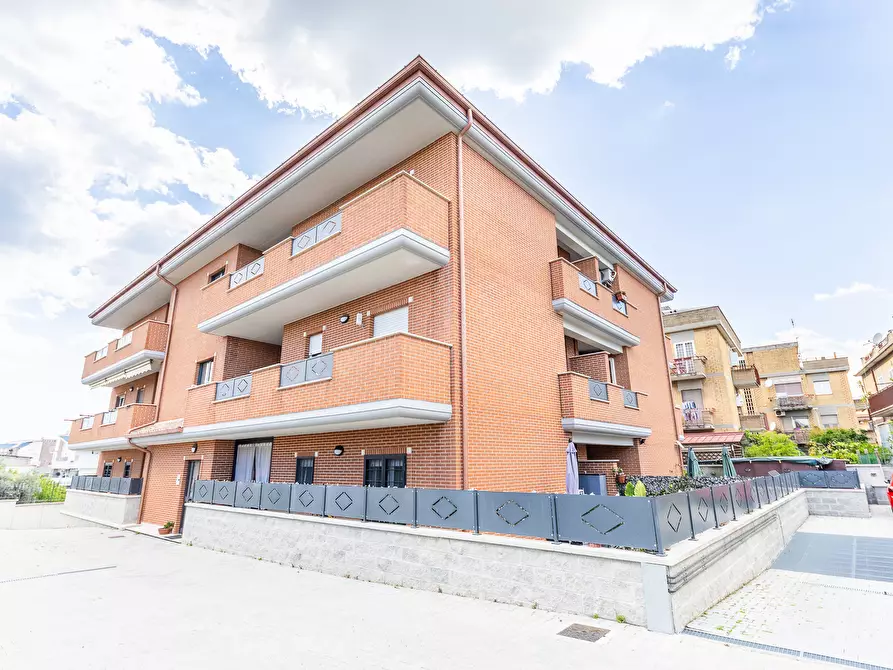Immagine 14 di Trilocale in vendita  a Marino