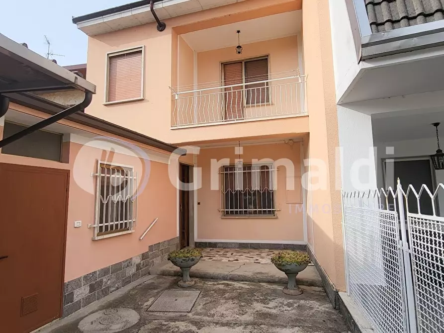Immagine 1 di Casa indipendente in vendita  a Villata