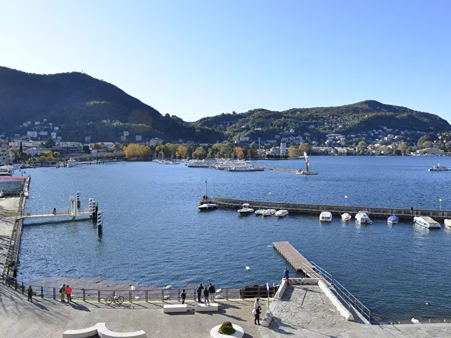 Immagine 19 di Trilocale in affitto  in Piazza De Orchi 1 a Como