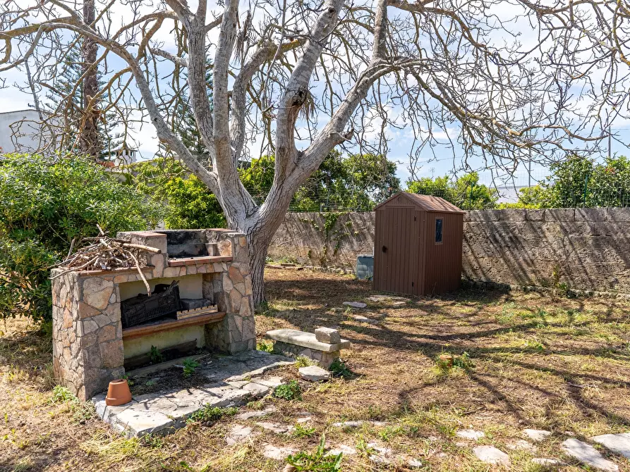 Immagine 33 di Villa in vendita  in Via Camaiore 2 a Lecce