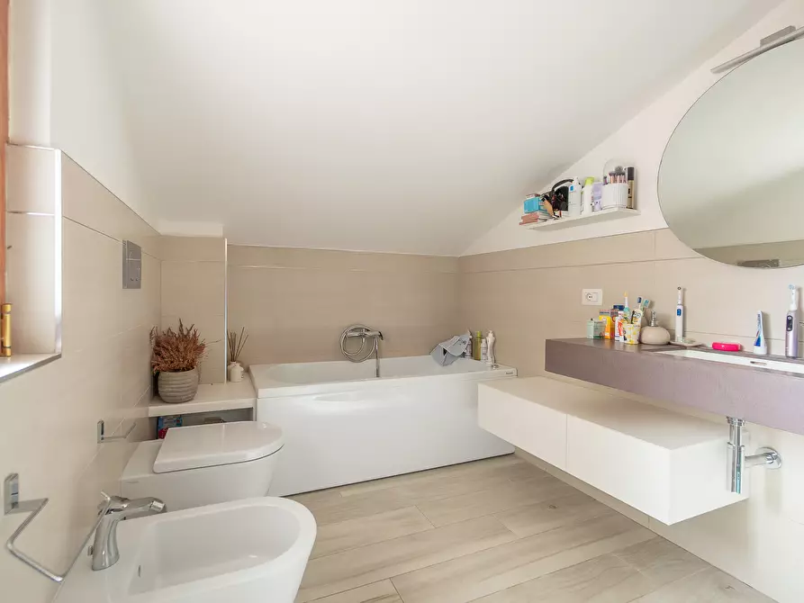 Immagine 81 di Villa in vendita  in Via Moricone a Albano Laziale