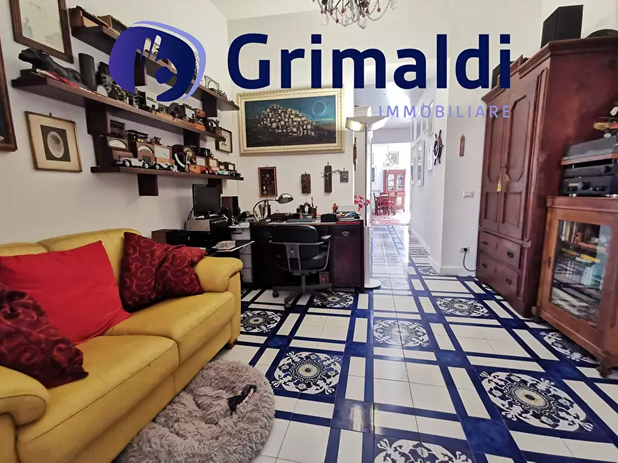 Immagine 15 di Trilocale in vendita  a Pozzuoli