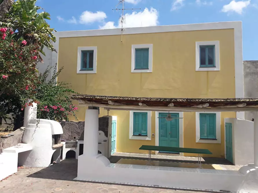Immagine 27 di Casa indipendente in vendita  in via Umberto I 1 a Santa Marina Salina