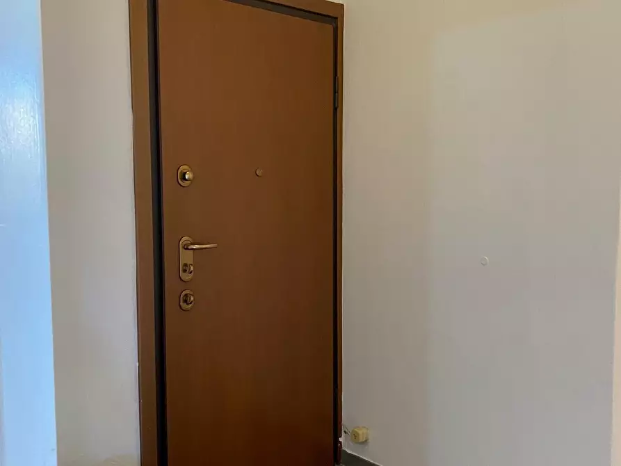 Immagine 3 di Bilocale in affitto  a Como