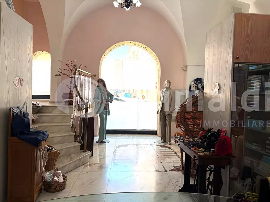 Immagine 35 di Locale commerciale in vendita  in Via Aldo Moro 89 a Tuglie