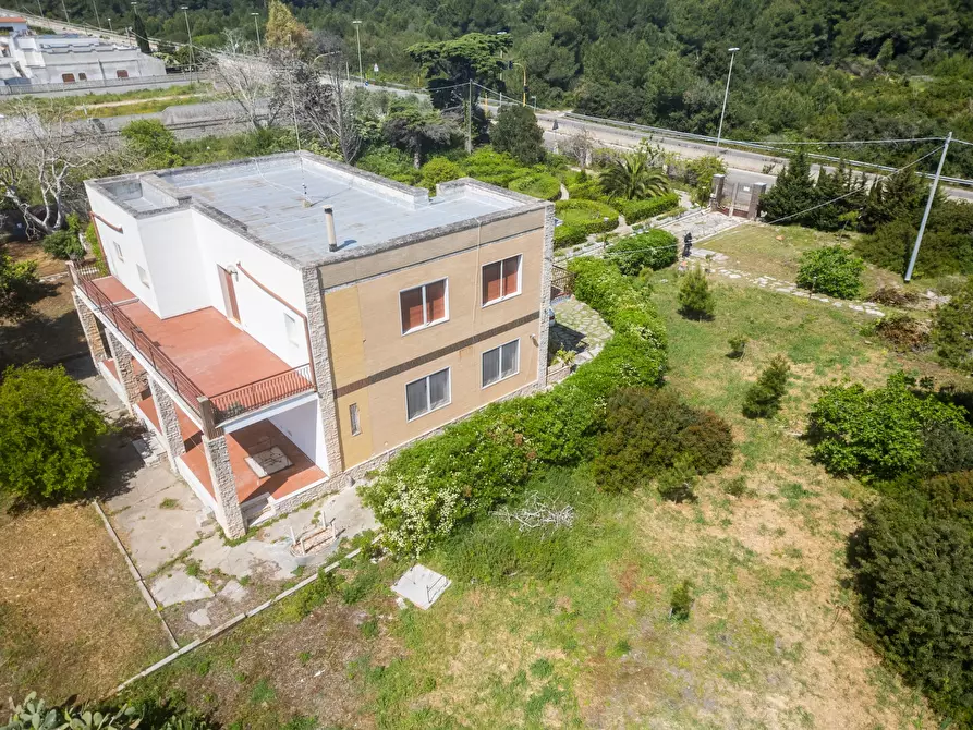 Immagine 19 di Villa in vendita  in Via Camaiore 2 a Lecce