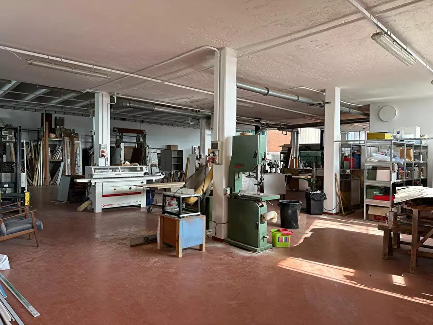 Immagine 19 di Laboratorio in vendita  in via Canturina 5 a Capiago Intimiano