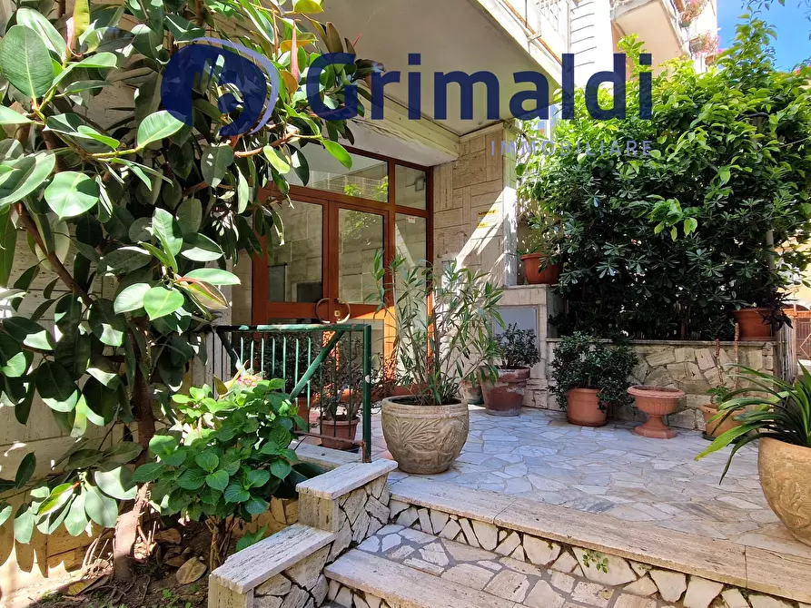 Immagine 3 di Trilocale in vendita  in Salita Cacciottoli 53 a Napoli