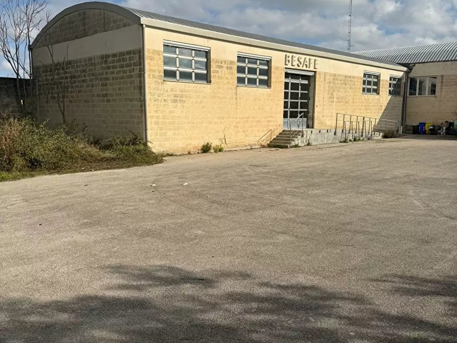 Immagine 1 di Magazzino in affitto  in Via Lequile 175 a Lecce
