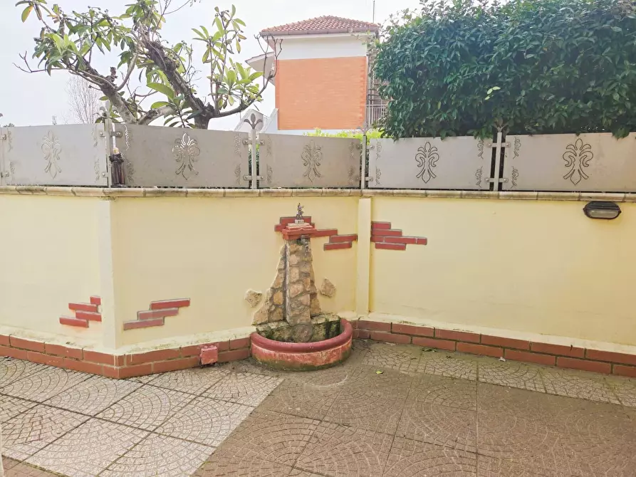 Immagine 13 di Quadrilocale in vendita  in Via dei Delfini 102 a Ardea