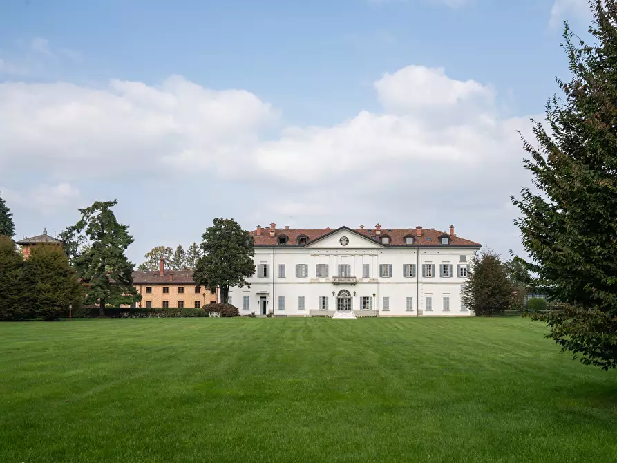 Immagine 3 di Pentalocale in affitto  in Via Vittorio Veneto 5 a Fino Mornasco