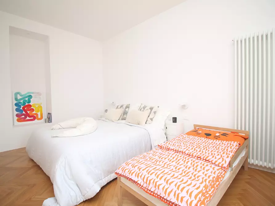 Immagine 12 di Trilocale in vendita  in SALITA SAN DONATO 6 a Como