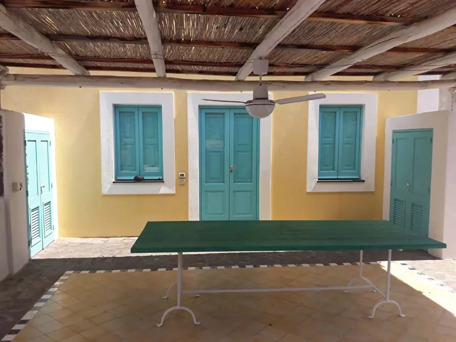 Immagine 11 di Casa indipendente in vendita  in via Umberto I 1 a Santa Marina Salina