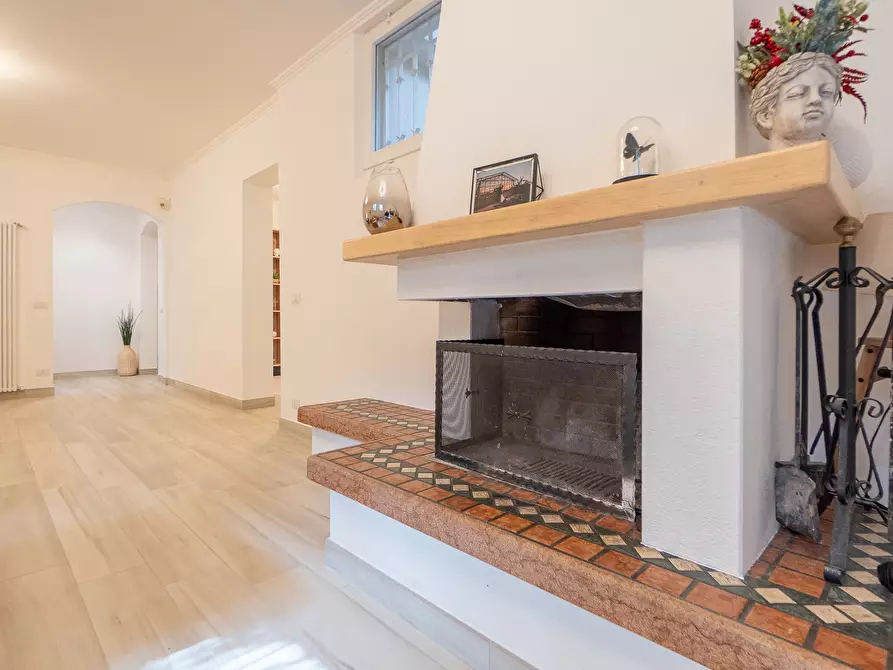Immagine 29 di Villa in vendita  in Via Moricone a Albano Laziale