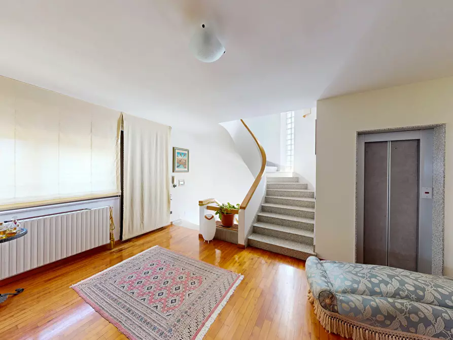 Immagine 51 di Villa in vendita  in Via Venosa 5 a Lecce