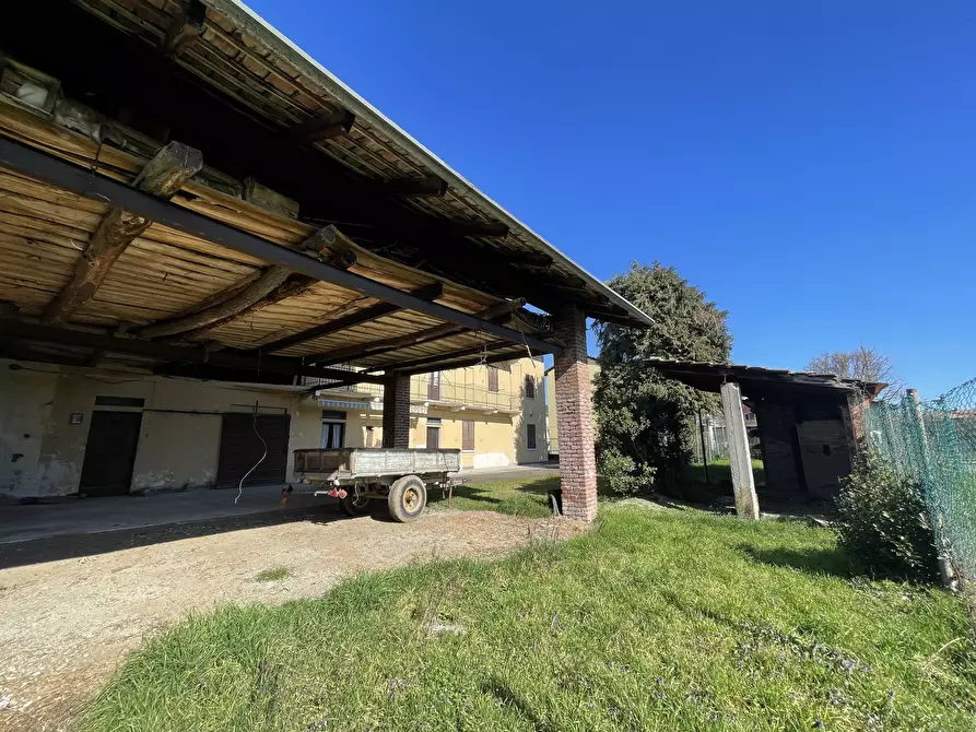 Immagine 15 di Rustico / casale in vendita  in Via Roma 4343 a Fara Novarese