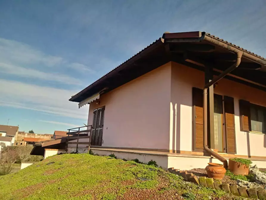 Immagine 8 di Casa indipendente in vendita  in Piazzale Felice Dardano 24a a Villata